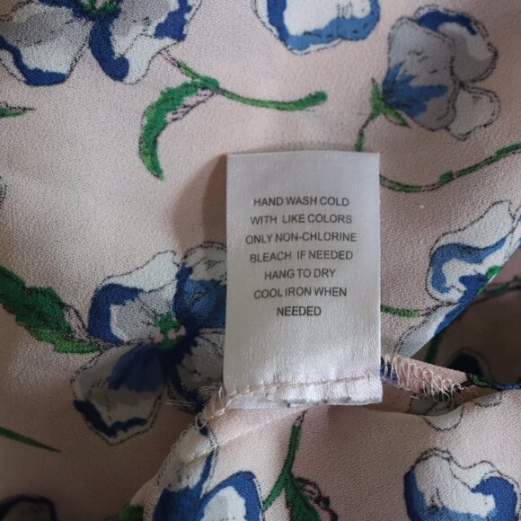 DR2 Pink and Blue Floral Ruched Stretchy Summer Top Size Large - Picture 6 of 11